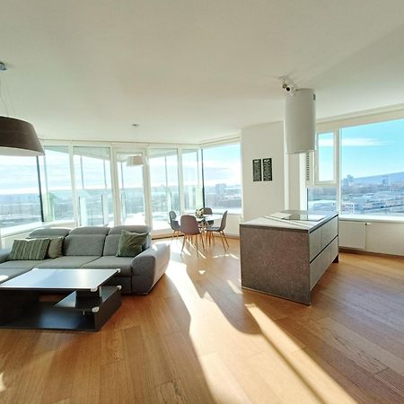 Sag Panorama Apartment 3 Rooms 19Th Floor Great View Free Parking 브라티슬라바 외부 사진